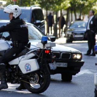 Θεσσαλονίκη: Κρατούσαν παράνομα 50 αλλοδαπούς στη Νέα Απολλωνία και εκβίαζαν συγγενείς τους