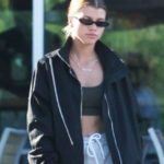 Αυτή είναι η ασχημότερη παντόφλα που κυκλοφορεί, κι όμως η Sofia Richie τόλμησε να τη φορέσει [ΕΙΚΟΝΕΣ]