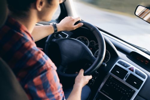 Οι άνθρωποι με ανώτερη μόρφωση αργούν περισσότερο να πάρουν δίπλωμα οδήγησης