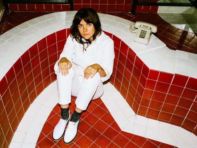 Courtney Barnett – Tell Me How You Really Feel