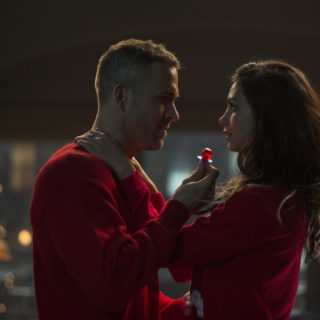 «Ούτε στο Deadpool 2 υπάρχει κάτι που είναι καθώς πρέπει» (ΒΙΝΤΕΟ)