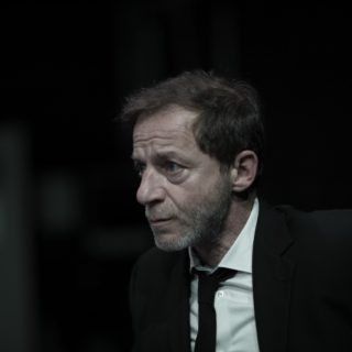 Το νέο κόλλημα του Δημήτρη Λιγνάδη είναι τα βιντεάκια με καμήλες στο youtube