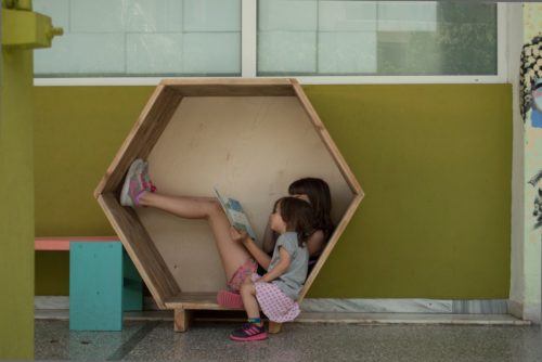 To Aνοιχτό Σχολείο Κυψέλης δημιούργησε και παρουσιάζει τη νέα του βιβλιοθήκη