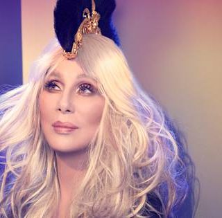 Τι προτίμησε να φάει η Cher από το να κάνει ένα κομπλιμέντο στον Τραμπ [BINTEO]