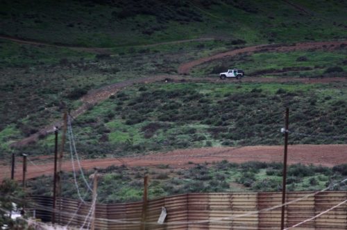 1.800 μεταναστών χωρίστηκαν στα σύνορα ΗΠΑ-Μεξικό, λόγω της νέας πολιτικής του Τραμπ