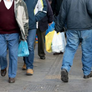 Κατά 75% μειώθηκε η χρήση της πλαστικής σακούλας