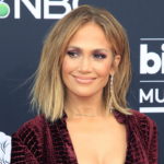 Κι όμως η JLo αποτέλεσε έμπνευση για τον χαρακτήρα του παπά στο Fleabag