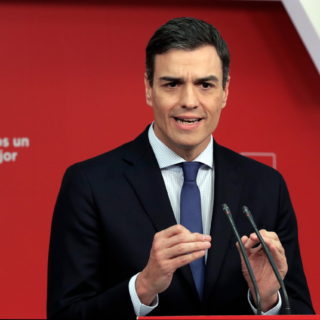 Ισπανία: Πρόταση μομφής εξετάζουν η δεξιά αντιπολίτευση και η ακροδεξιά Vox