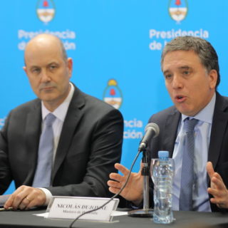 Το ΔΝΤ επιστρέφει στην Αργεντινή με δάνειο και μέτρα λιτότητας