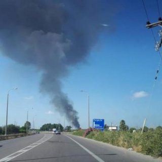 Μεγάλη φωτιά σε καταυλισμό εργατών στη Νέα Μανωλάδα