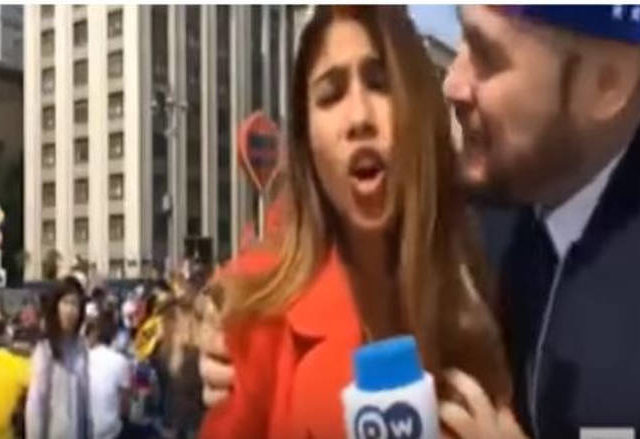 Σεξουαλική παρενόχληση δέχτηκε δημοσιογράφος την ώρα που «κάλυπτε» το Μουντιάλ [ΒΙΝΤΕΟ]