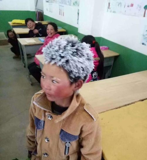 Σε κοιτώνα θα μένει πλέον το «παγωμένο αγόρι» της Κίνας