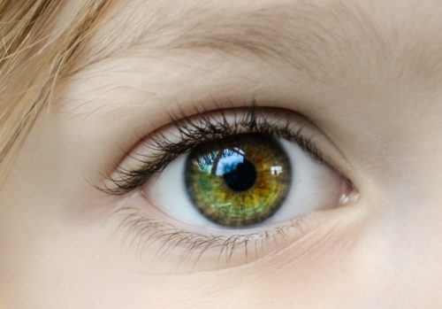 Εννιάχρονο αγόρι έχασε σχεδόν την όρασή του από το ένα μάτι παίζοντας με έναν δείκτη λέιζερ