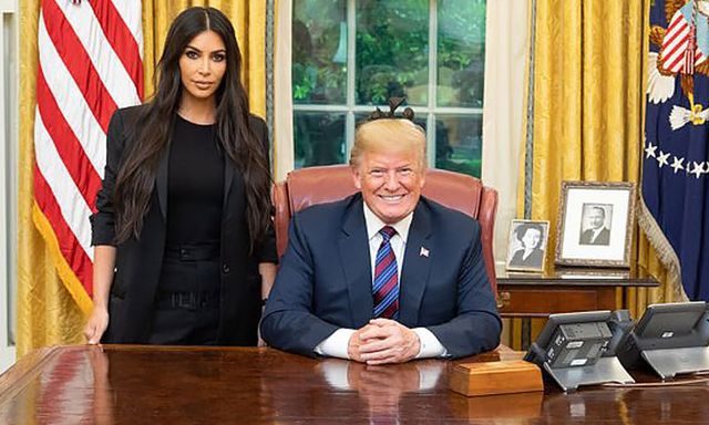 Ο Τραμπ έδωσε χάρη στην 63χρονη κρατούμενη υπέρ της οποίας είχε επέμβει η Κιμ Καρντάσιαν
