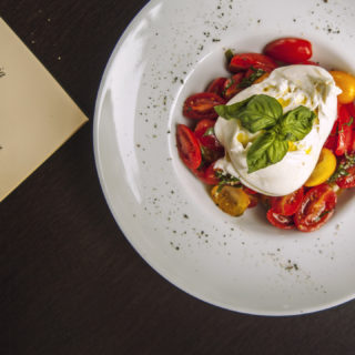 Santa Lucia: Ο νέος χώρος της Αρχελάου συνδυάζει τις ιταλικές νοστιμιές με την ποιότητα των Κρητικών υλικών