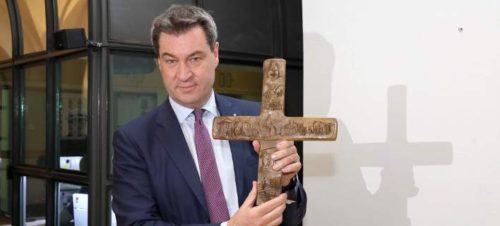 Υποχρεωτική από σήμερα η τοποθέτηση σταυρών σε δημόσια κτίρια της Βαυαρίας