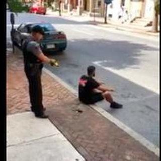 ΗΠΑ: Αστυνομικός ρίχνει με τέιζερ πισώπλατα σε άοπλο Αφροαμερικανό [ΒΙΝΤΕΟ]