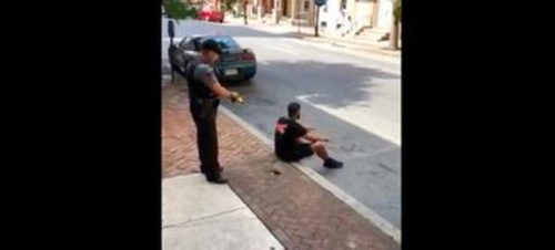 ΗΠΑ: Αστυνομικός ρίχνει με τέιζερ πισώπλατα σε άοπλο Αφροαμερικανό [ΒΙΝΤΕΟ]