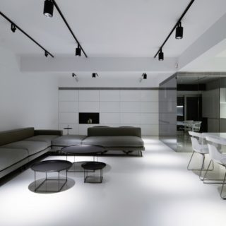 Οι ανακαινίσεις του Plaini and Karahalios Architects ξεφεύγουν από τα στερεότυπα