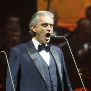 Ληστές εισέβαλαν στο σπίτι του Μποτσέλι ενώ ήταν μέσα αυτός και η οικογένειά του