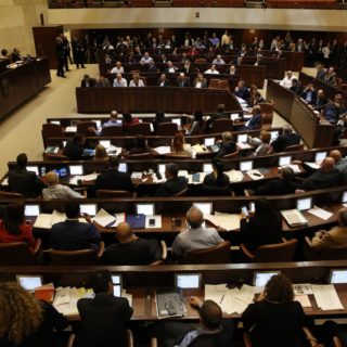 Ισραήλ: Η Κνέσετ ενέκρινε τον νόμο που προβλέπει τη διάλυσή της και πρόωρες εκλογές την 9η Απριλίου