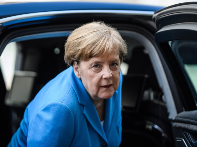Η καγκελάριος Μέρκελ δεν αποκλείει συμμετοχή της Γερμανίας σε πλήγματα κατά της Συρίας