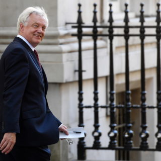 Παραιτήθηκε ο αρμόδιος υπουργός για το Brexit, Ντέιβιντ Ντέιβις