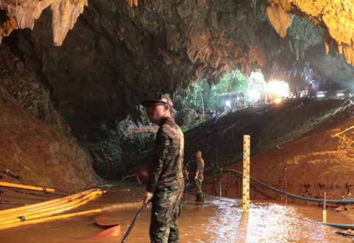 Ταϊλάνδη: Βγήκε και το τελευταίο παιδί από το σπήλαιο