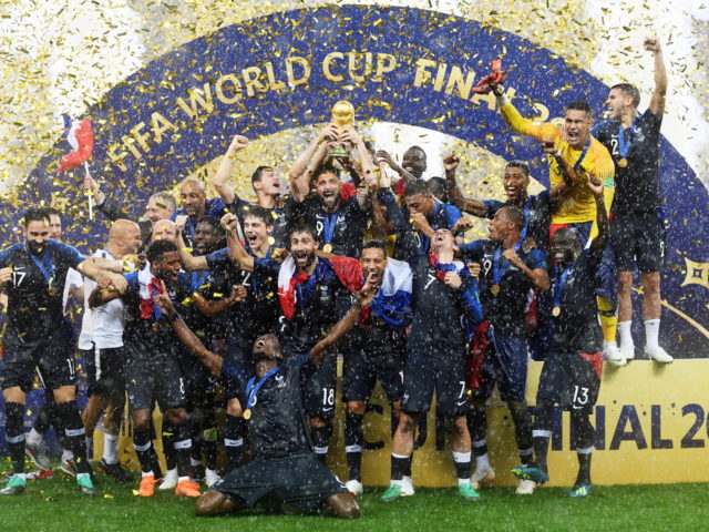 «Με Ένα Σουτ, Δύο Γκολ»: Έτσι, Έγινε η Γαλλία η Πιο Κυνική Παγκόσμια Πρωταθλήτρια Όλων των Εποχών…