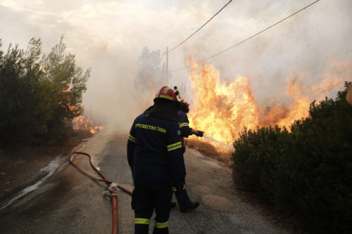 Πυρκαγιές: ΥΠΟΙΚ και ΑΑΔΕ ανακοίνωσαν μέτρα για τη διευκόλυνση των πληγέντων