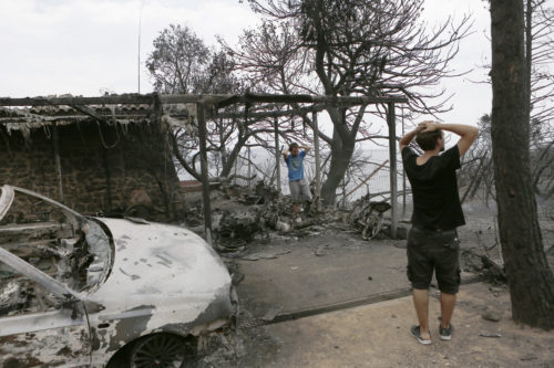 76 νεκροί, 187 τραυματίες από τη φονική φωτιά στο Μάτι
