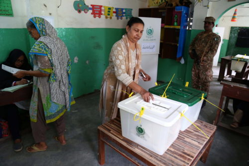 Πακιστάν: Πολλά κόμματα της αντιπολίτευσης δεν αναγνωρίζουν το αποτέλεσμα των εκλογών