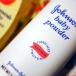 4,7 δις δολάρια θα καταβάλει η Johnson & Johnson σε 22 γυναίκες που την κατηγορούν ότι εμφάνισαν καρκίνο έπειτα από πολυετή χρήση της ταλκ της