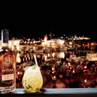 To ΜΕΤΑΧΑ και το The Clumsies εξερεύνησαν τα ελληνικά νησιά