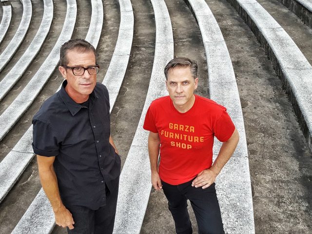 Από τη μέση της ερήμου ως τους πρόποδες της Ακρόπολης, παρέα με τους Calexico