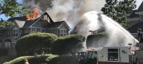 ΗΠΑ: Ελικόπτερο συνετρίβη σε σπίτι στη Βιρτζίνια [ΒΙΝΤΕΟ]