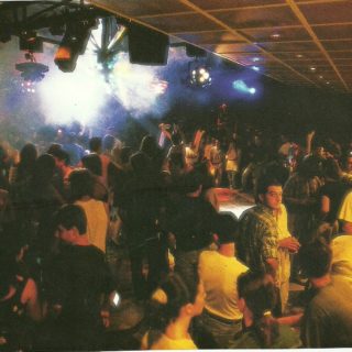 Disco Capaki: Εκεί που το ξημερώνουν θεατρίνοι και θεατρόφιλοι της Αρχαίας Επιδαύρου