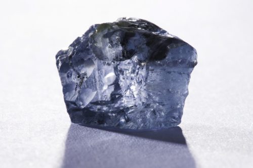 Η προϊστορία των μπλε διαμαντιών είναι εξίσου εντυπωσιακή με την ομορφιά τους