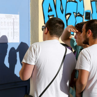 Επτά στους δέκα υποψήφιους πέτυχαν στις Πανελλαδικές εξετάσεις