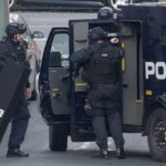 Συναγερμός στο Λονδίνο – Αυτοκίνητο «έπεσε» στα προστατευτικά κιγκλιδώματα του κοινοβουλίου