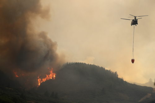 Αντιμέτωπη με τη μεγαλύτερη πυρκαγιά στην ιστορία της η Καλιφόρνια