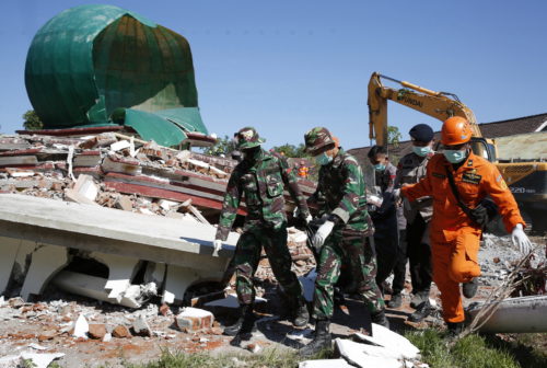 Ινδονησία: Τουλάχιστον 10 νεκροί από τις χθεσινές σεισμικές δονήσεις στο Λομπόκ