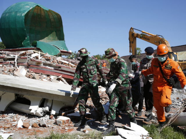 Ινδονησία: Τουλάχιστον 10 νεκροί από τις χθεσινές σεισμικές δονήσεις στο Λομπόκ