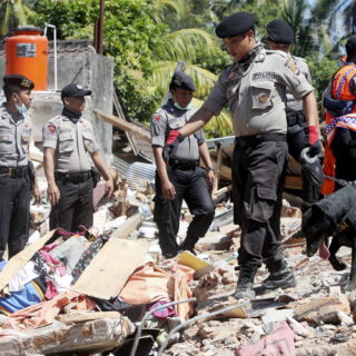 Ινδονησία: Νέα ισχυρή σεισμική δόνηση στα ανοικτά της νήσου Σουμπάουα – Δεν έχουν αναφερθεί ακόμη θύματα ή ζημιές