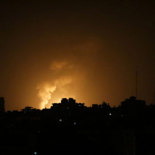 Ρουκέτες η Χαμάς, αεροπορικές επιδρομές το Ισραήλ – Νεκρή 23χρονη έγκυος και το βρέφος της