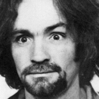 Ο Τσαρλς Μάνσον είναι έτοιμος για το κοντινό πλάνο του