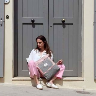 Οι τσάντες FYLAKI έρχονται από τα βουνά της Ικαρίας στους δρόμους της πόλης