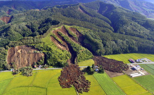 Ιαπωνία: Αυξάνεται ο αριθμός των νεκρών από τον σεισμό, δεκάδες οι αγνοούμενοι