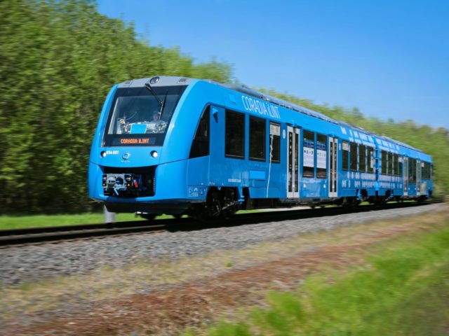Άρχισε να τρέχει στις ράγες της Γερμανίας το πρώτο τρένο που κινείται με υδρογόνο