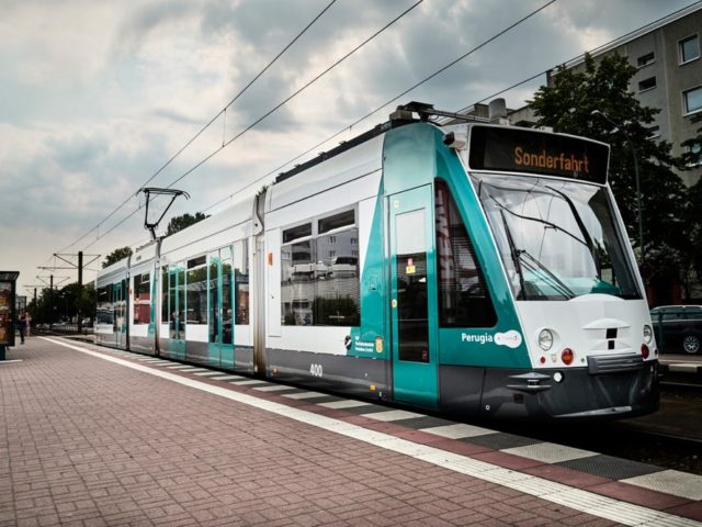 Στις ράγες του Πότσνταμ της Γερμανίας το πρώτο αυτόνομο τραμ στον κόσμο